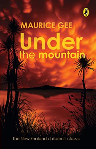 [9780143305019] Under the Mountain