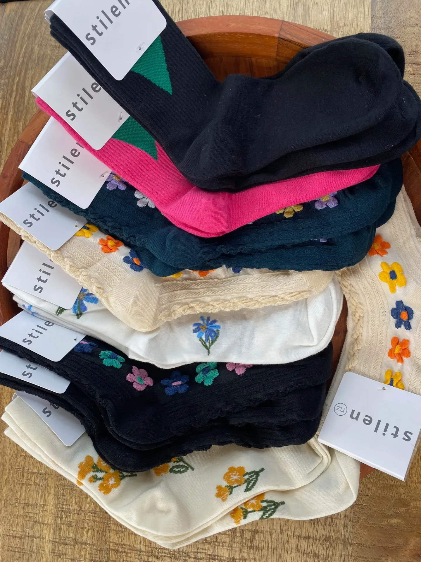 [2471770086101] Assorted Crew Socks - One Size, Adult - Stilen